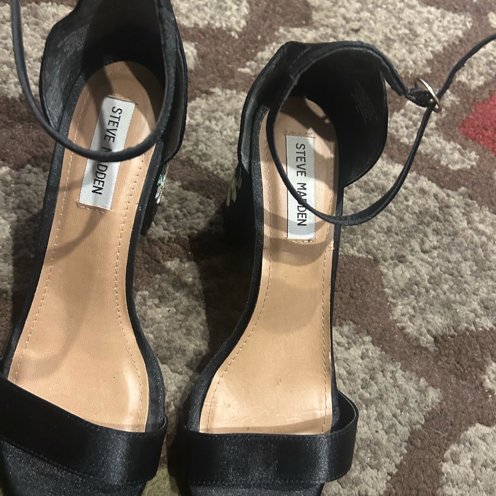 Steve Madden Black Ankle-Strap Embroidery Floral Heels.